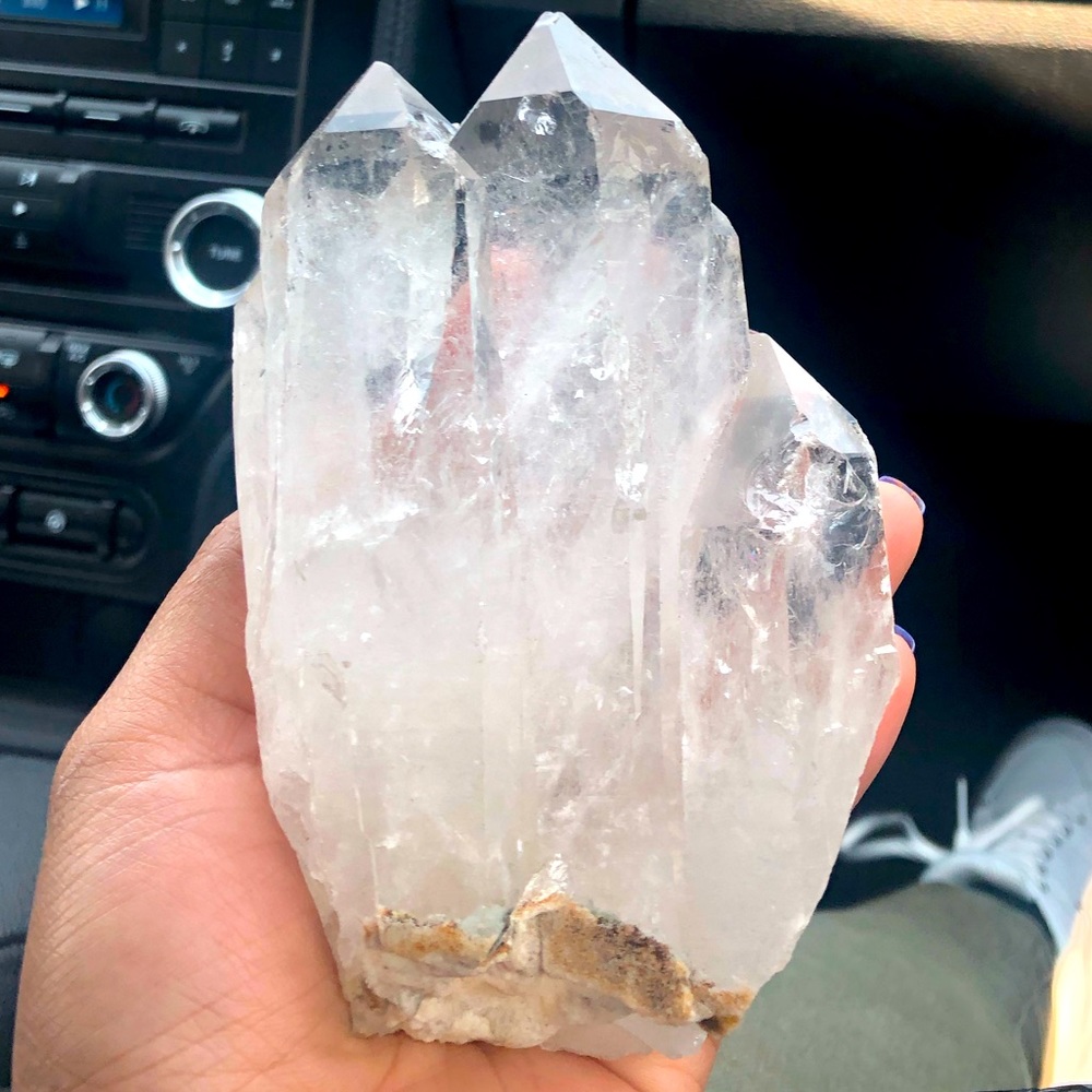 Clear quartz crystal